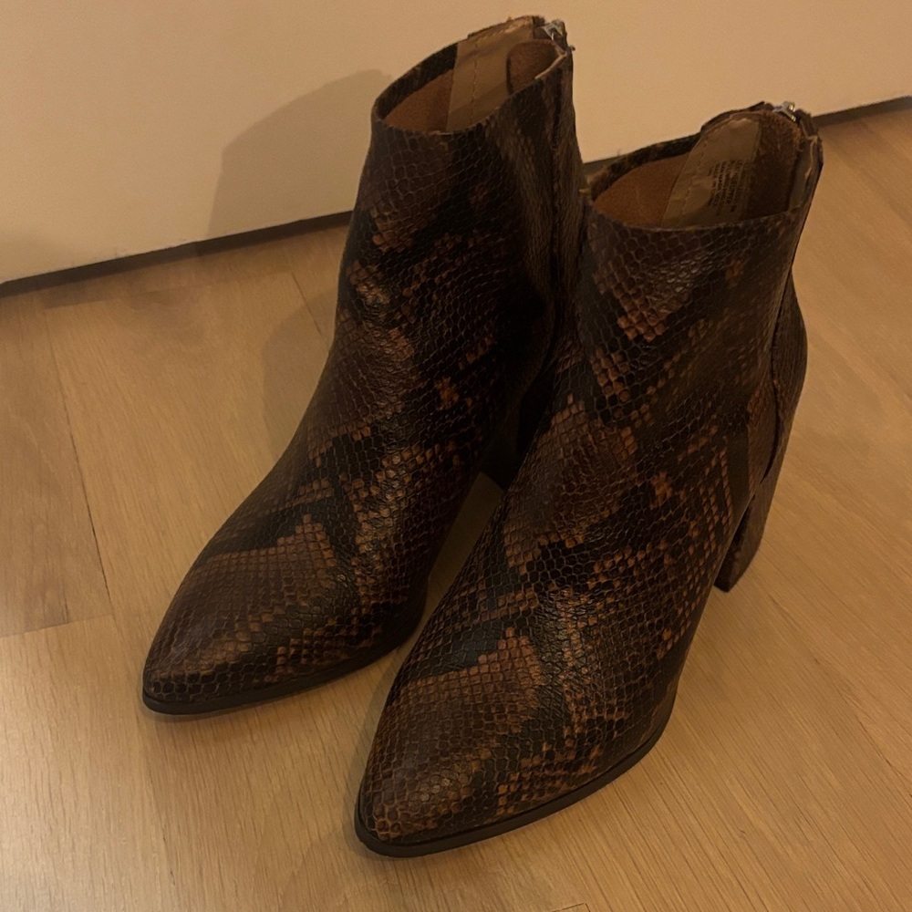 Steve Madden Brown Snake-Print Pointed Ankle Booties